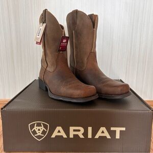 Ariat Men's Tan and Brown Western Boots